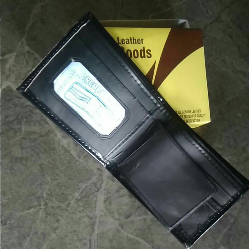 Dompet Pria Berbahan Halus