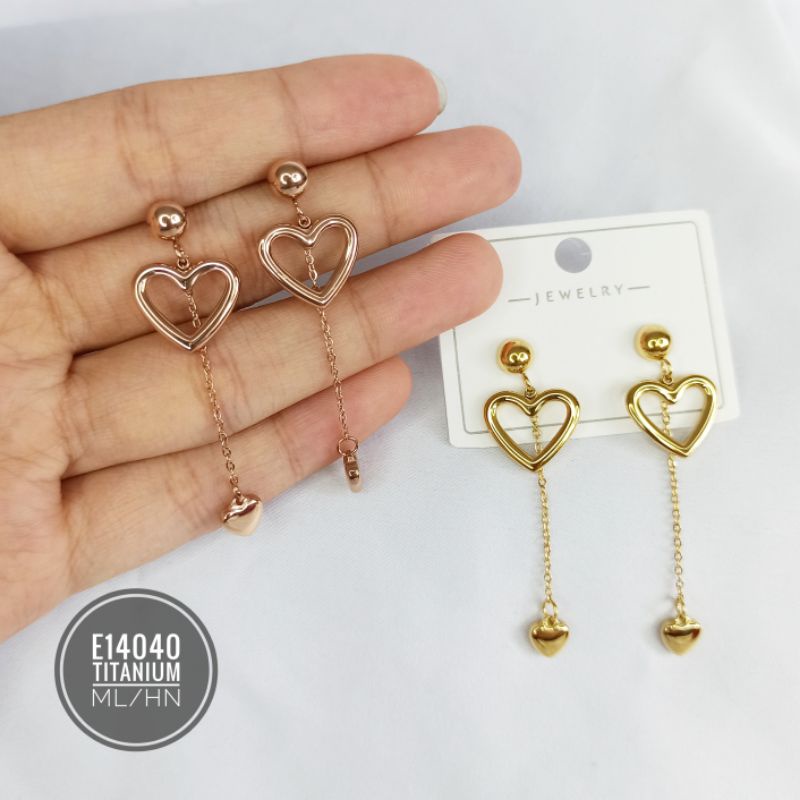 Anting Titanium Stud Jurai Love E14040