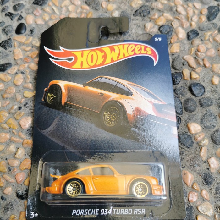 Hot Wheels Exotic Porsche 934 Turbo RSR Orange