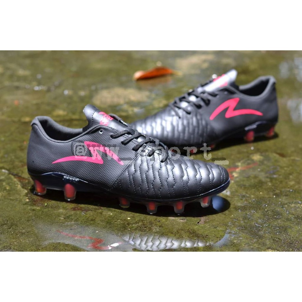 Specs Barricada Maestro Elite FG Black Pink