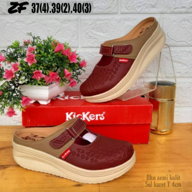 Sepatu sandal Kickers wanita