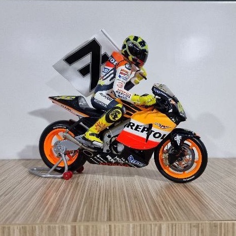 Minichamps Honda RC211V. Rossi World Champion 2003. Rare