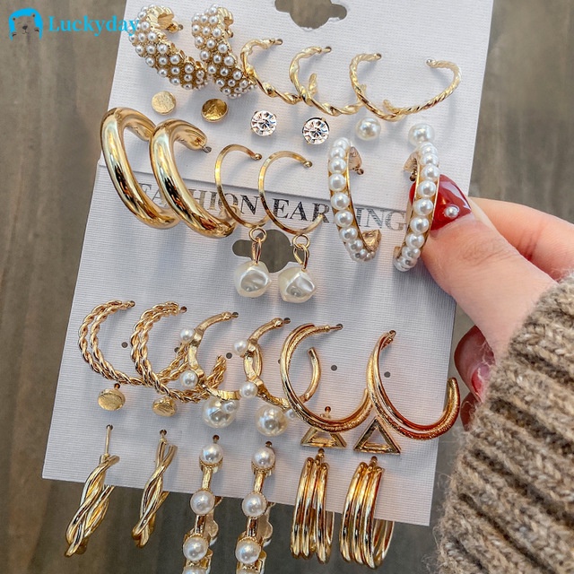 YEEZII Set Anting Stud Hias Liontin Kupu-Kupu Mutiara Berlian Gaya Retro Untuk Wanita