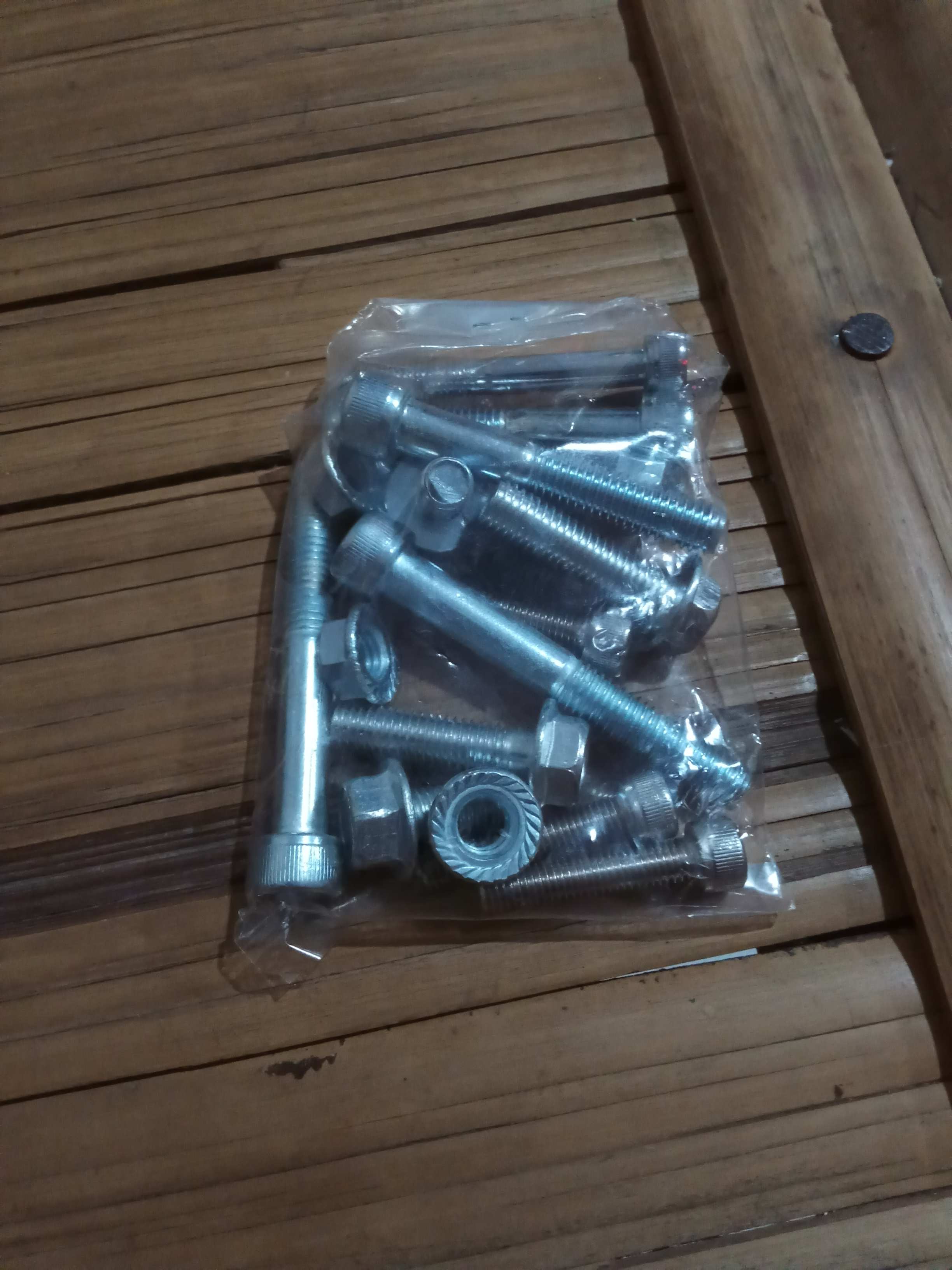 Baut Topi 12 8x15 Putih Flange Bolt