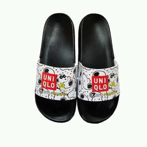 Sendal / Sandl Unisex Uniqlo Kaws Peanut snoopy