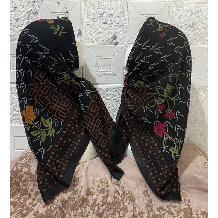 101 -150 KERUDUNG VOAL MOTIF SEGIEMPAT-133