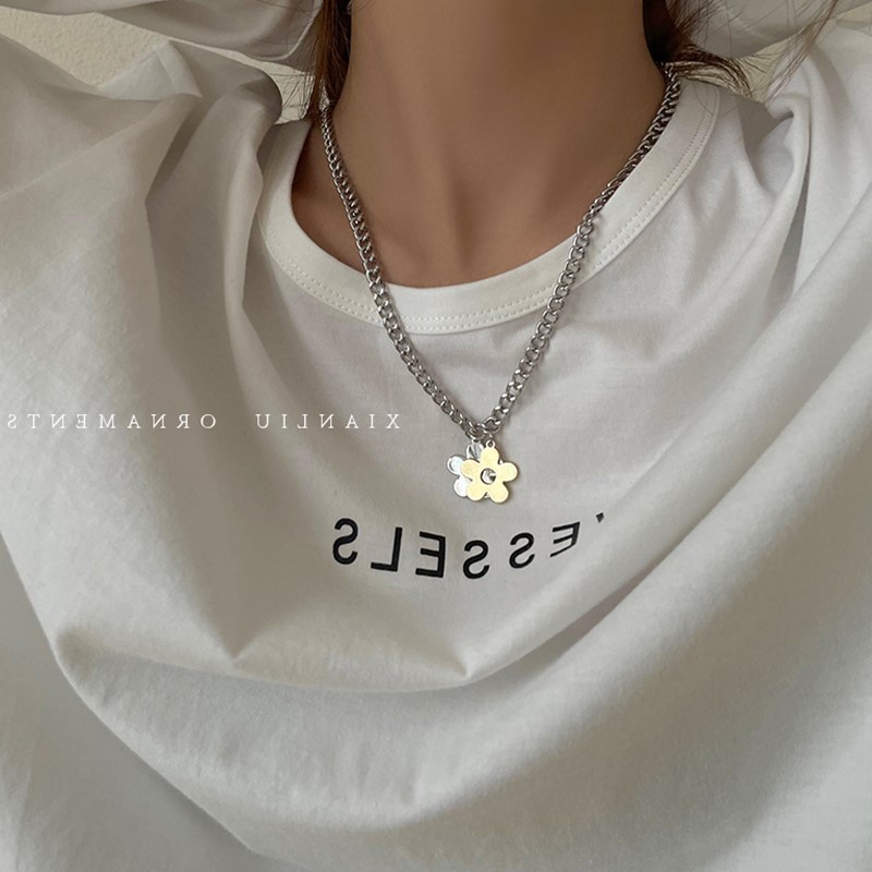 Kalung Rantai Desain Bunga Warna Emas Dan Silver