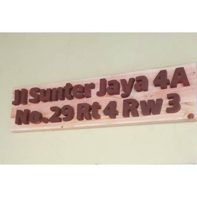 

Papan alamat kayu