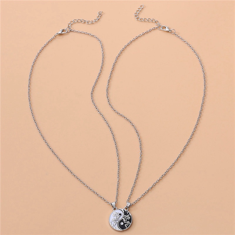2pcs / Set Kalung Choker Liontin Yin Yang Tai Chi Cina Retro Bahan Alloy Warna Hitam Putih Untuk Pria