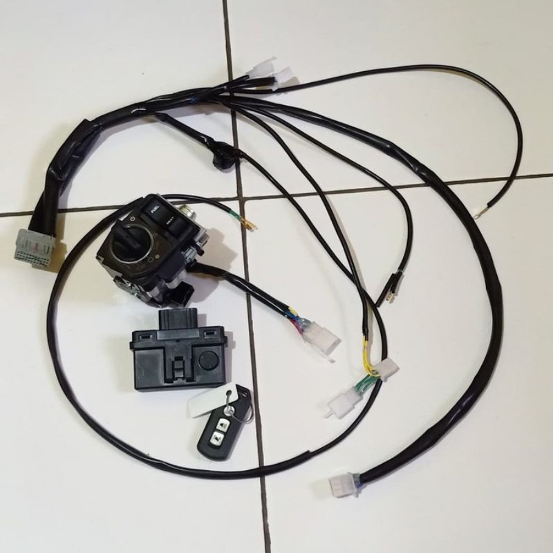 PAKET KEYLESS ORIAN PCX KE VARIO ,SCOPPY ,GENIO DLL REMOT HITAM