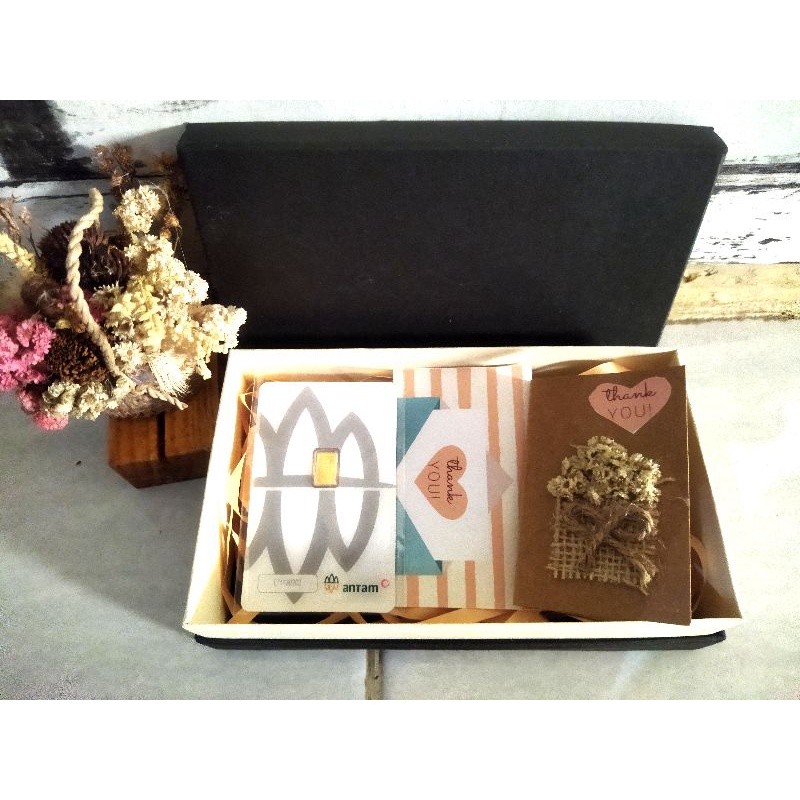 

Box Exclusive / kotak kado / gift box sebaguna/ box logam mulia minigold