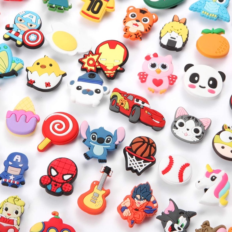 Aksesoris Mainan Boneka Kartun Liontin Sepatu Sendal Pin sandal Bahan PVC Anti Air Lucu Jibbitz Charms Karakter