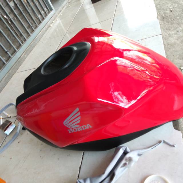 Alpasiri cover tangki CBR150R facelift
