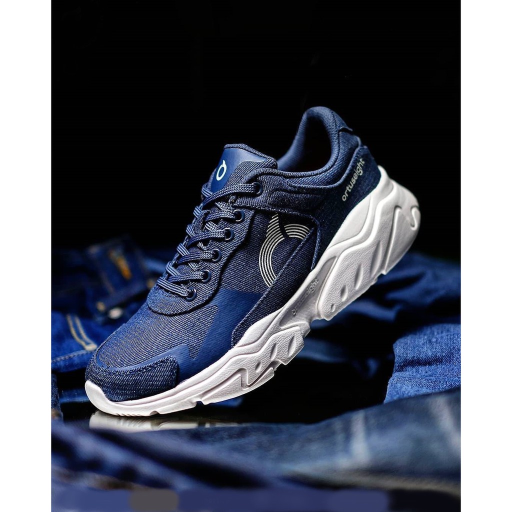 Ortuseight sneakers crux navy sepatu running