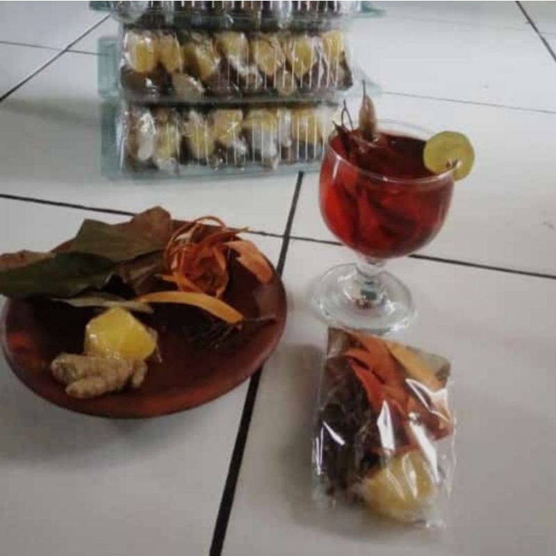 

Wedang Uwuh Komplit