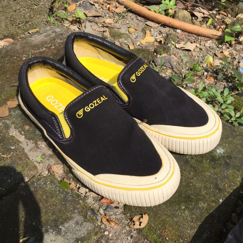 SEPATU SLIP ON KIRO GOZEAL