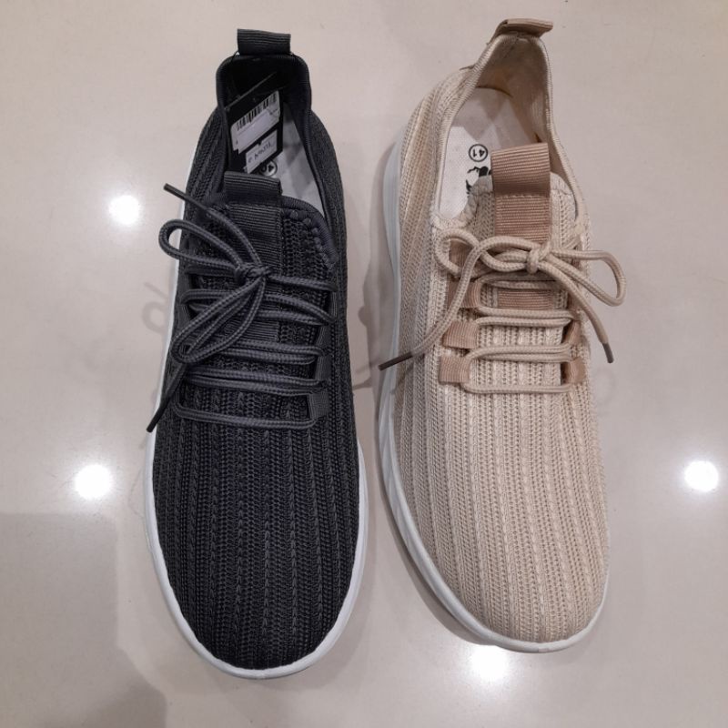 sepatu sneakers pria dr.kevin 39-44