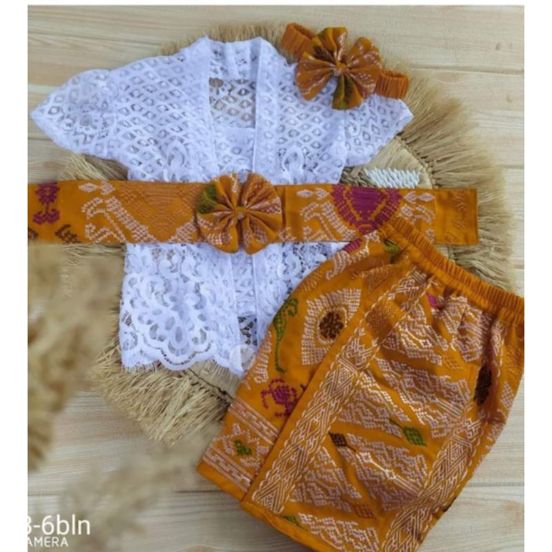 set kebaya bayi 3-6 bulan