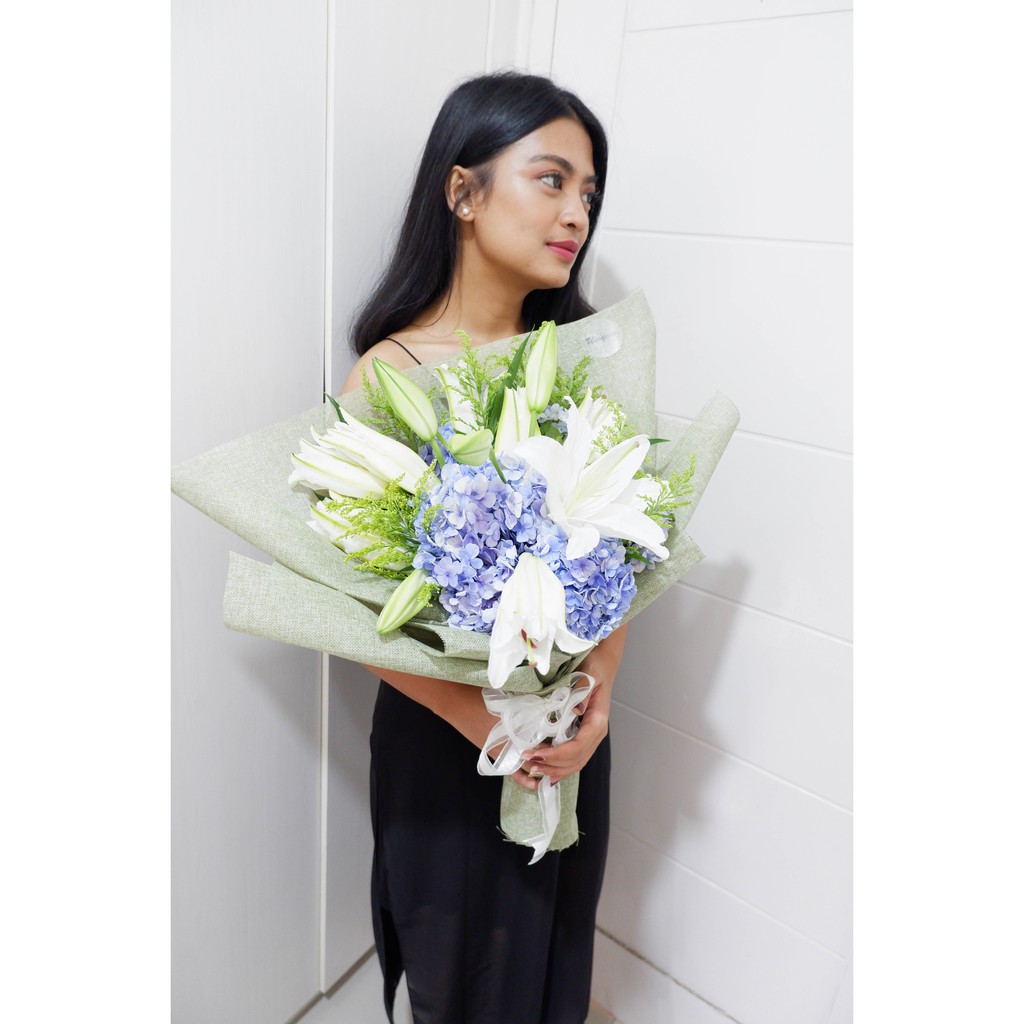 Moss Lily White Bouquet Buket Bunga Wisuda Buket Bunga Lily Putih Rangkaian Bunga Lily Shopee Indonesia