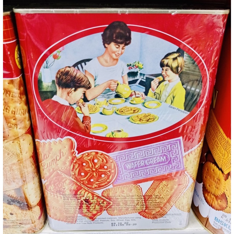 

Khong Guan Assorted Biscuit Red Persegi Kaleng Besar 1600 gram