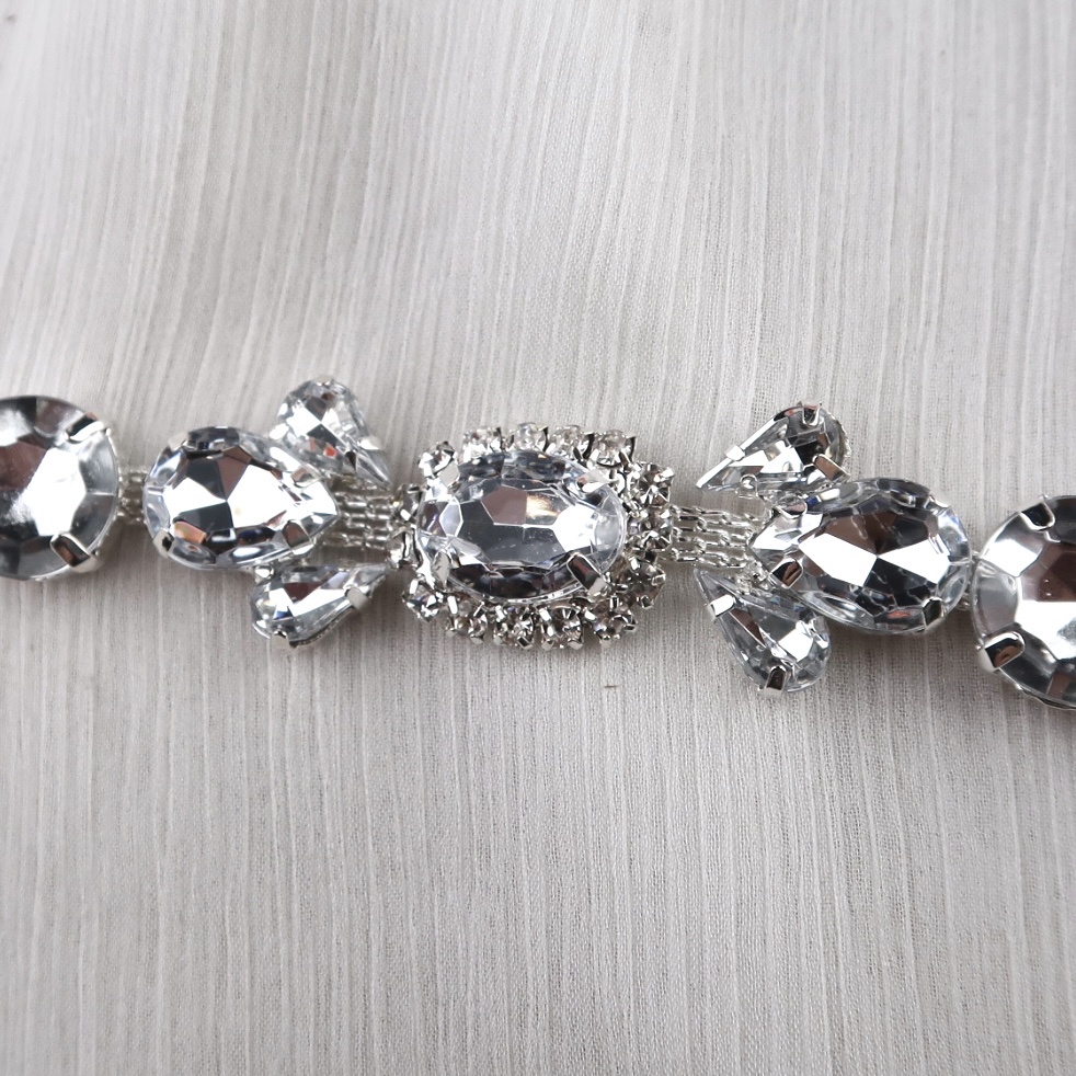 Payet Rangkai Kristal Swarovski Cantik Mewah Import Besar Jahit Tempel Aplikasi Bridal | Fancy Rhine