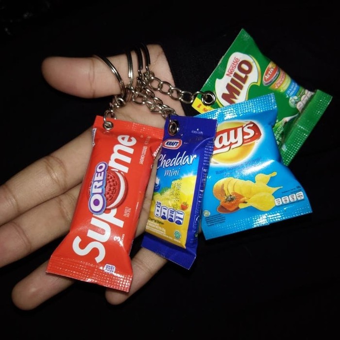 GANTUNGAN KUNCI MINIATUR SNACK / MAGNET KULKAS SOUVENIR PESTA KADO OLEH OLEH BAHAN ALUMUNIUM FOIL