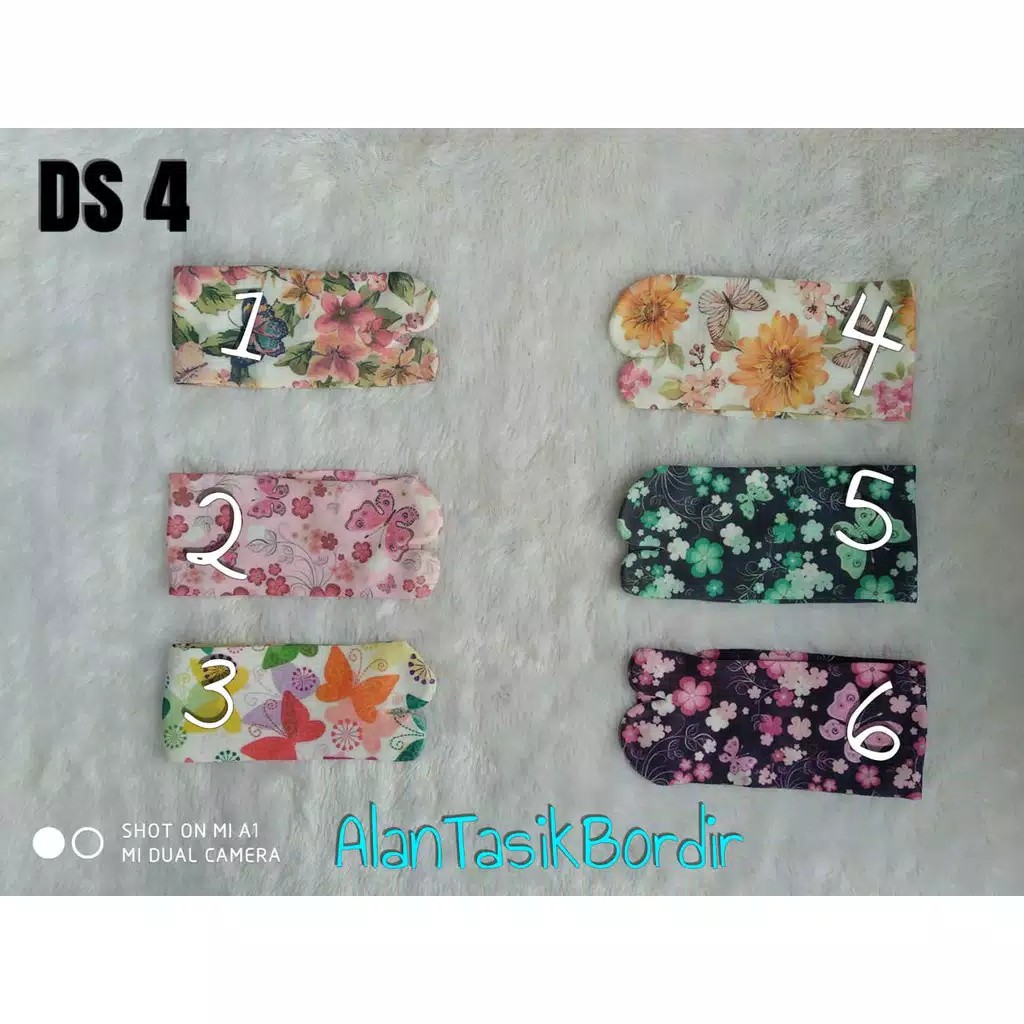kaos kaki jempol  motif kupu kupu desain 4 R.21