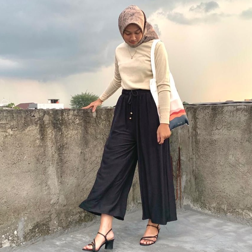 DAILY KULOT JUMBO / UMBRELLA KULOT / CELANA PANJANG WANITA / DAILY KULOT TRENDY ANTI BENGAH JUMBO KULOT UMBRELLA KOREAN STYLE HITS OOTD SELEBGRAM / Kulot BUMIL