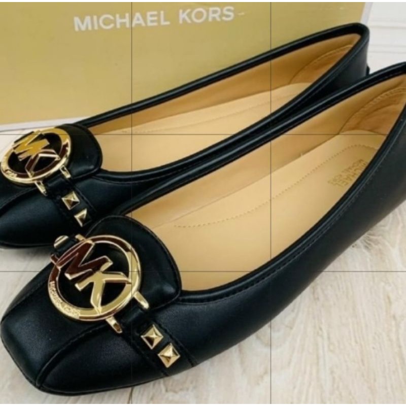 Sepatu MK  Fulton stud black