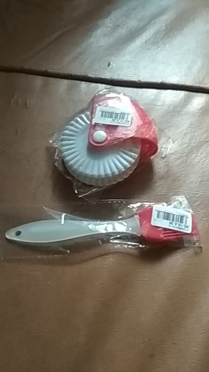 Redheat Pastry Wheel Roller Decorator Pizza Pie Crust Manual Shaping  Baking Tool