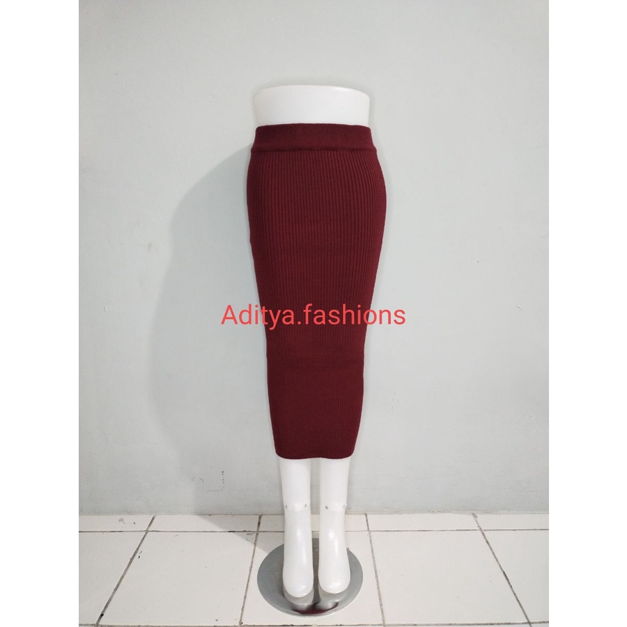 rok span rajut tanggung 75cm premium