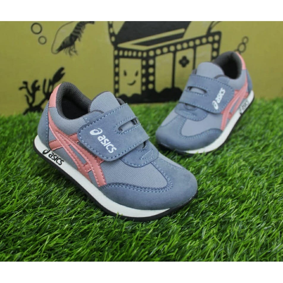 sepatu sneaker anak perempuan/sepatu anak sport