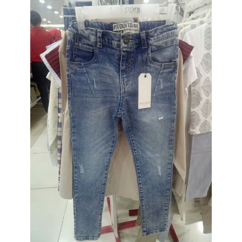Jeans anak pito dito