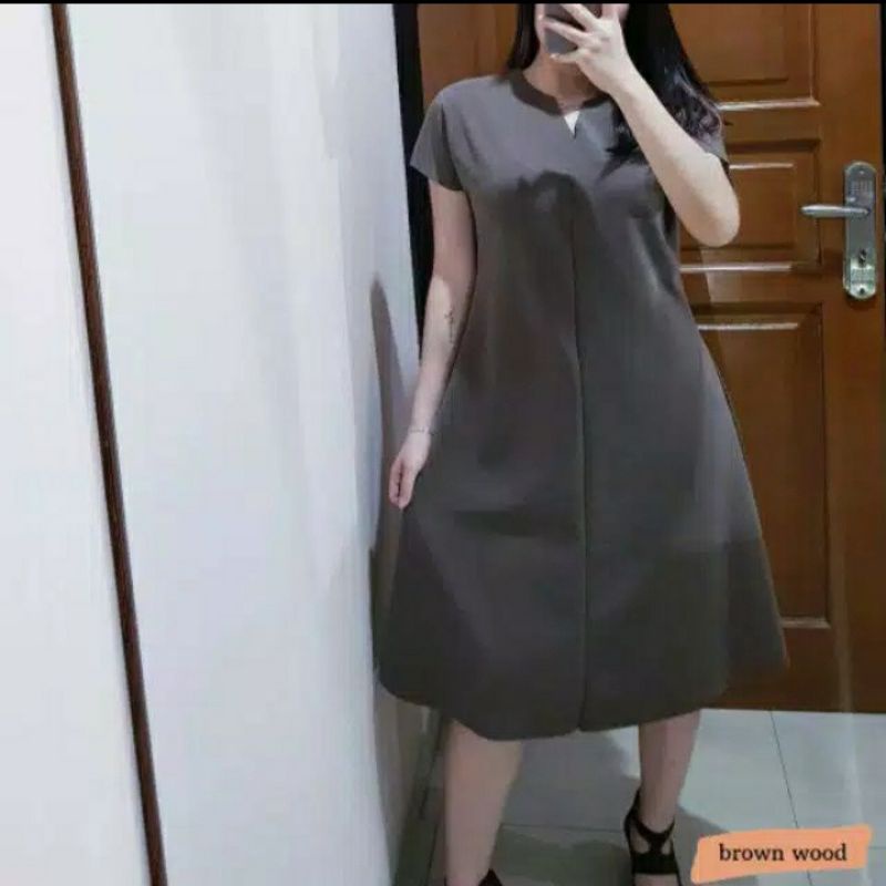 MIDI DRES LEHER V DRES MIA CREP DRES WANITA TERBARU DRES PE5TA WANITA CESUAL DRES PESTA WANITA JUMBO DRES WANITA KOREAN DRES WANITA LENGAN PENDEK  DRES WANITA DEWASA DRES DASTER WANITA JUMBO KEKINIAN  DRESS WANITA TERBAU 2023  SIZE M L XL XXL XXXL