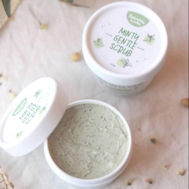 SATURDAY LOOKS MINTY GENTLE SCRUB