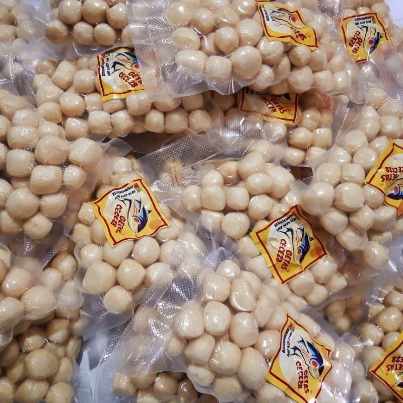 

Krupuk Getas cece 28 asli Bangka Belinyu ikan tenggiri