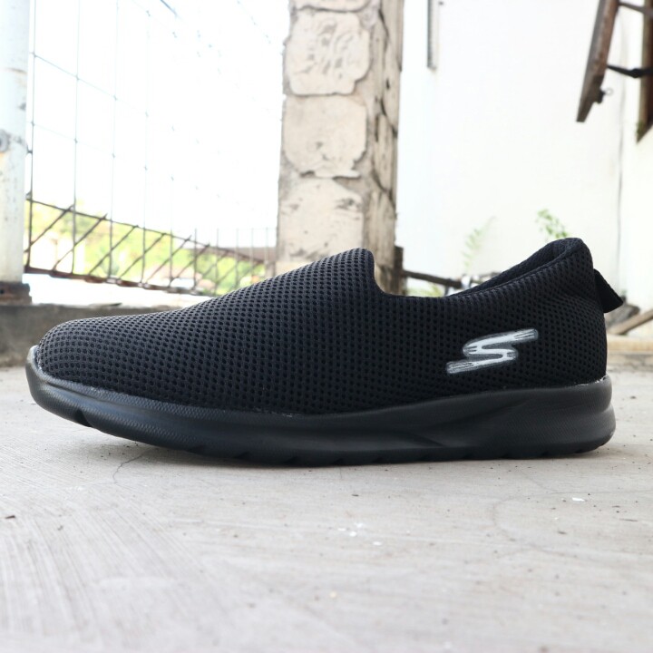 SEPATU SLIP ON PRIA BISA BAYAR COD SEPATU SKECHE FULL BLACK