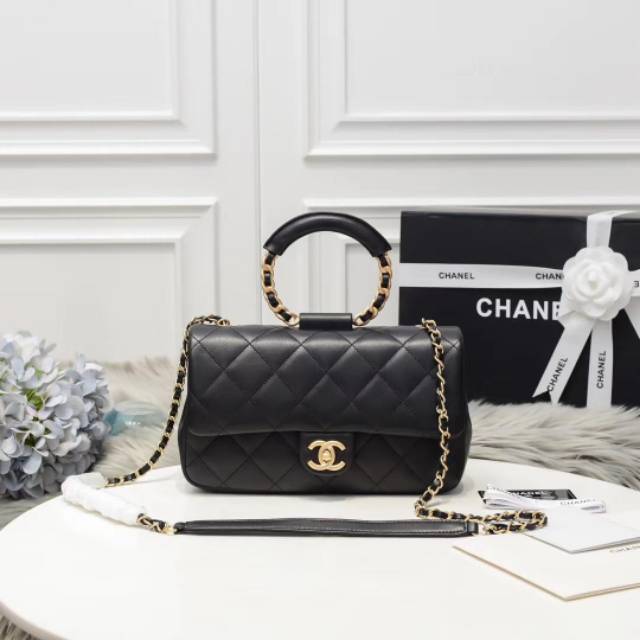 Chanel Flap Bag Lambskin & Gold metal