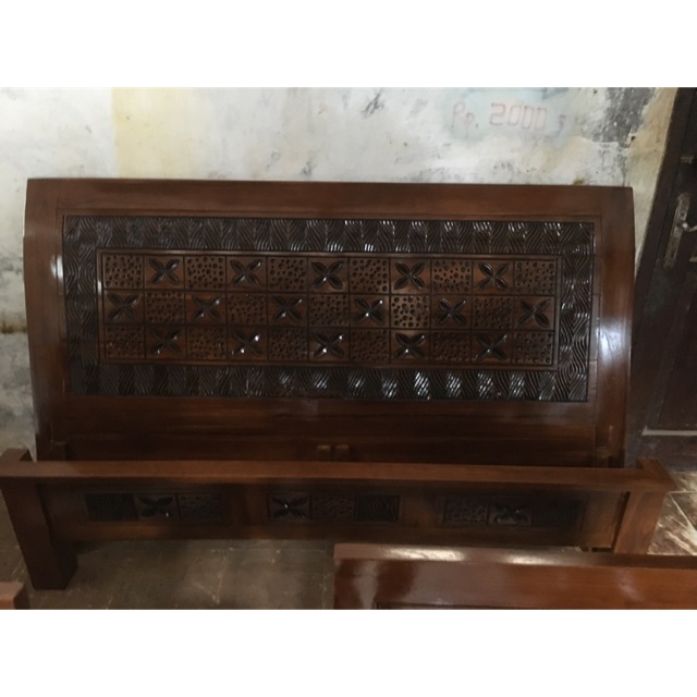 Dipan minimalis ukiran kayu jati jepara