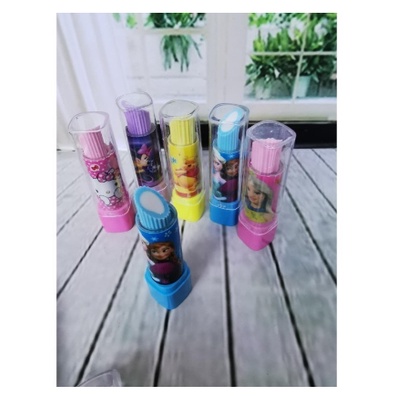 

Penghapus karet bentuk lipstik karakter RANDOM