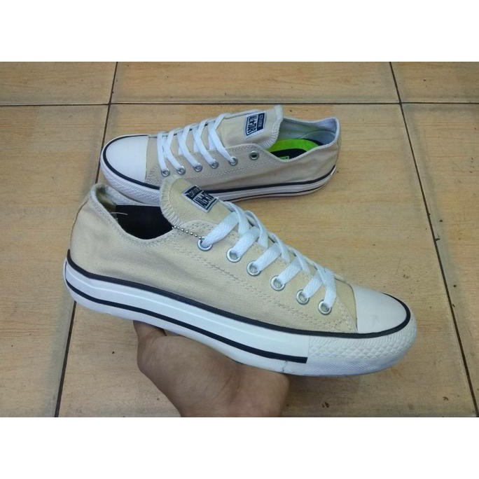 converse all cream