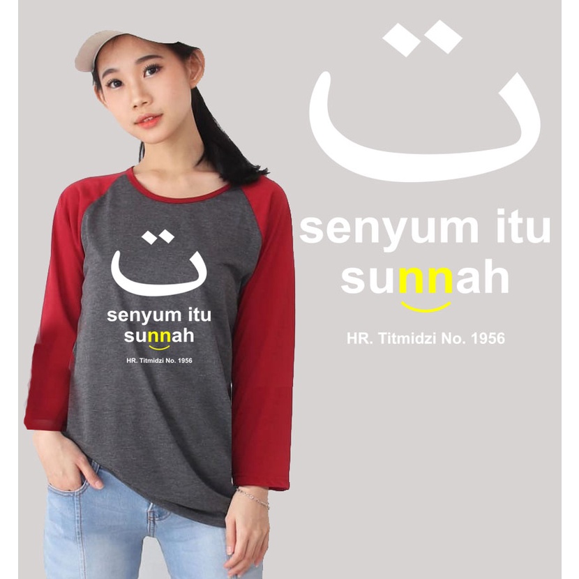 Kaos Raglan Panjang Abu Tua Bertuliskan Senyum itu Sunnah