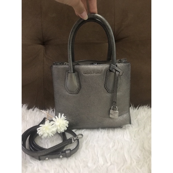 preloved michael kors mercer original|tas mk pebble leather|metallic silver bag|sling mk second