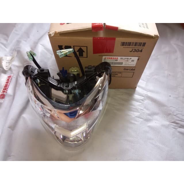 2m REFLEKTOR VIXION 155 2017 YGP BK8-H4300-00
