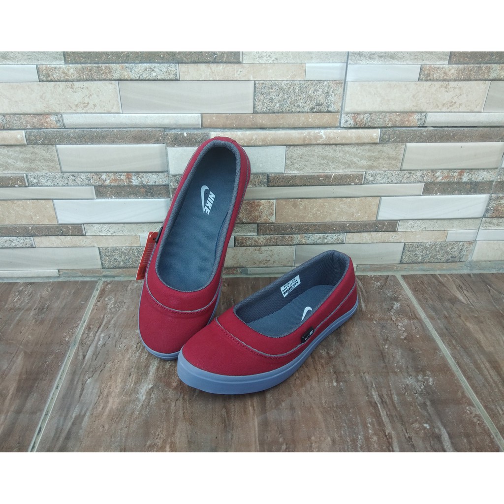 SEPATU WANITA SLIP ON 05/SEPATU SLIP ON UNTUK SANTAI KULIAH KERJA KEKINIAN