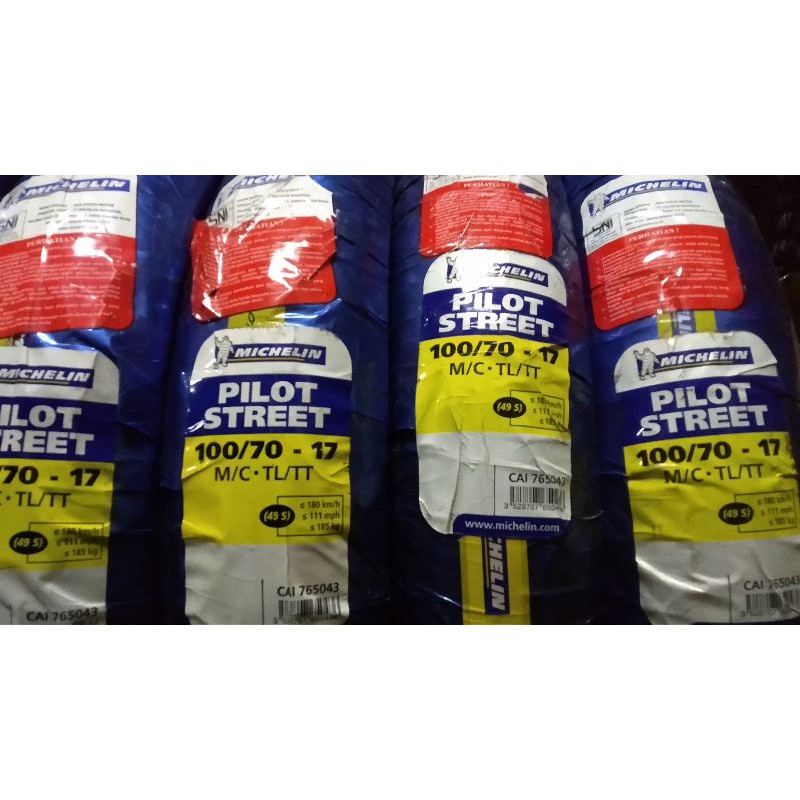 Ban luar motor sport ukuran 100 70-17 pilot street soft compound