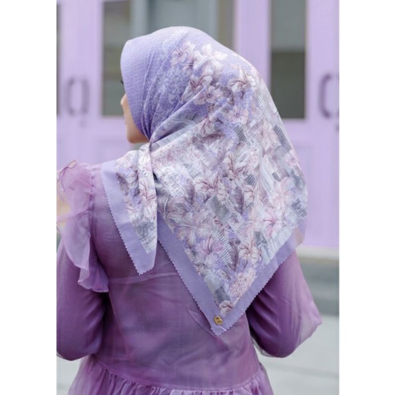 Buttonscarves Malaya Series Iris