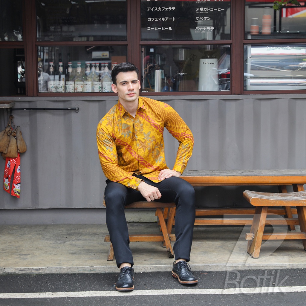 KEMEJA BATIK PRIA Slimfit Lengan Panjang Premium Motif Parang Warna Kuning Orange Slim Fit 729930 Cap 72 - Baju Kemeja Atasan Pakaian Setelan Batik Pria Cowok Laki Laki Remaja Keluarga Kantor Lengan Panjang Modern Slimfit Slim Fit Premium Kekinian