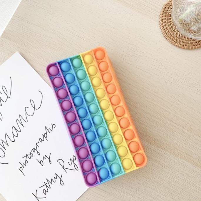 

TERBARU kotak pensil pop it warna pelangi import/TEMPAT PENSIL AESTHETIC/TEMPAT PENSIL ANAK PEREMPUAN/TEMPAT PENSIL LUCU/TEMPAT PENSIL 3D/TEMPAT PENSIL TRANSPARAN/TEMPAT PENSIL LUCU/TEMPAT PENSIL KOREA/TEMPAT PENSIL KAIN/TEMPAT PENSIL KALKULATOR