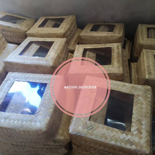 Besek Natural Mika 25 cm sepasang